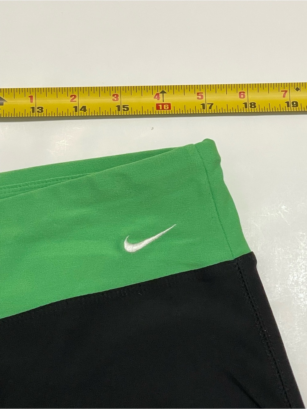 Nike Dry Fit Black Athletic Women’s Cropped Pants Green Waist Accents Size XL - Picture 6 of 10
